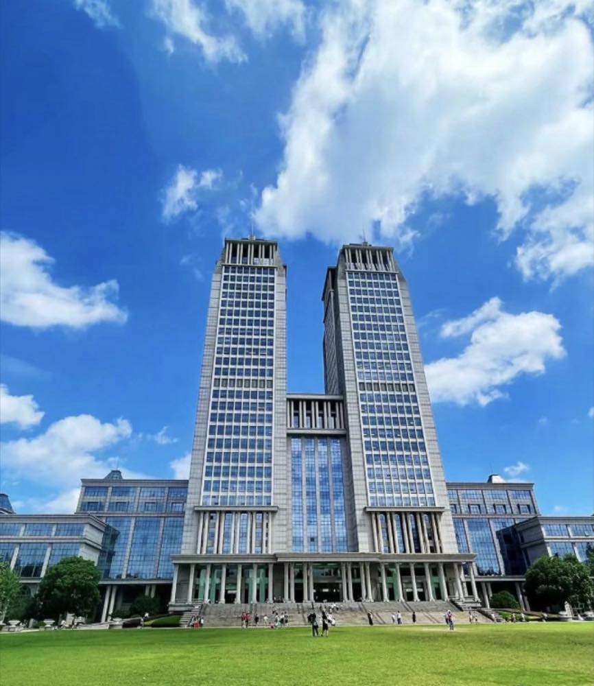 Фуданьский университет — Шанхай